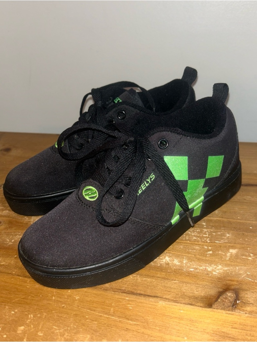 Heelys Kids' Minecraft Black and Green Skate Sneakers
